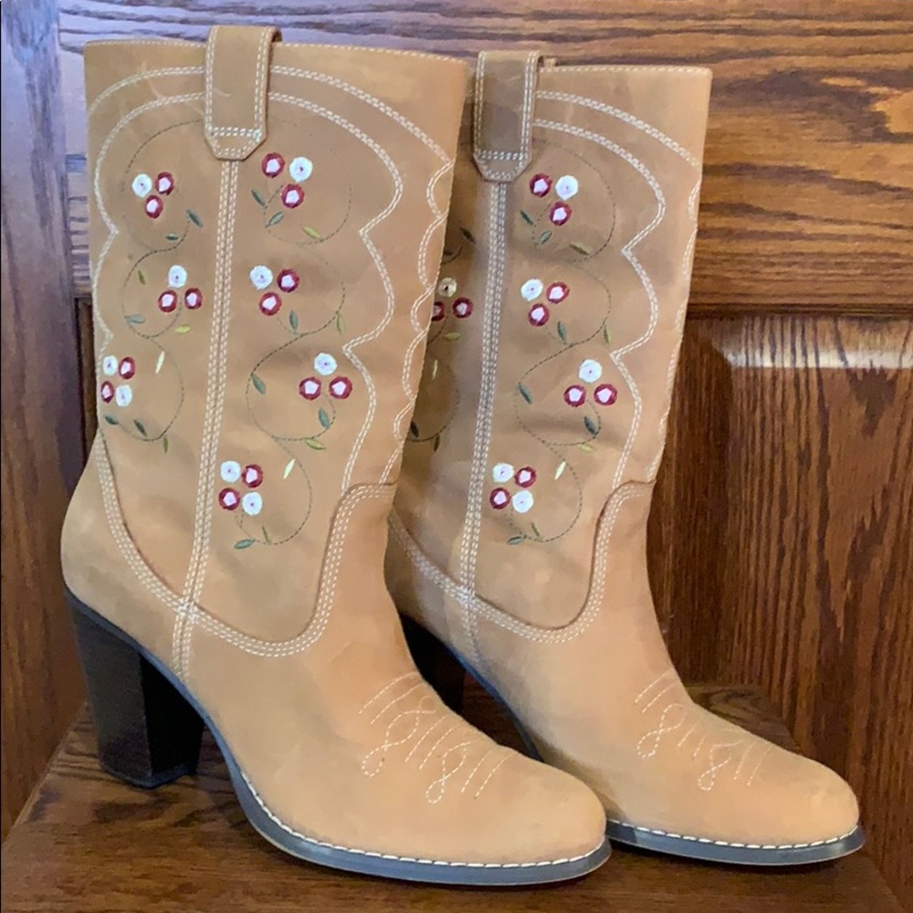 🌺Seychelles Embroidered Boots
